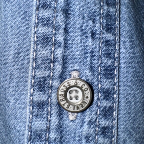LEVI Men’s Shirt Large COLLARLESS Grandpa Denim METAL BUTTON - Picture 6 of 6